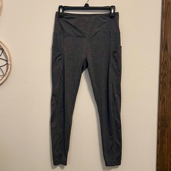 Women’s Dark Gray Leggings with Pockets, Size Medium - Picture 1 of 6